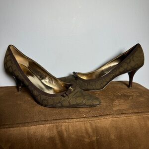 Vintage Etienne Aigner Womens Chain Pattern Pump Heels Shoes Pointy Toe in Brown